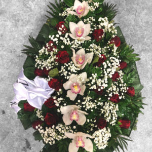 Bēru vainags ar rozēm un orhidejām