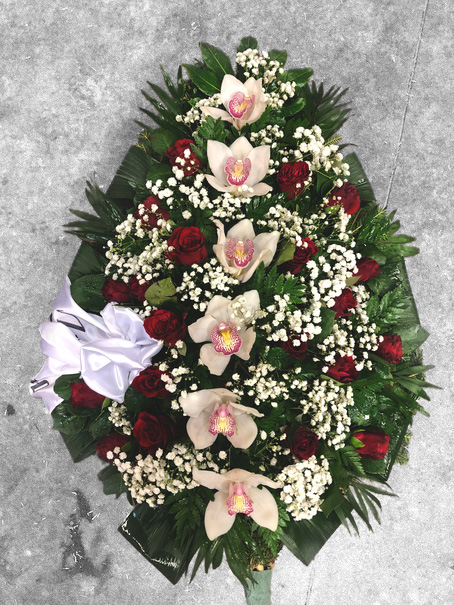 Bēru vainags ar rozēm un orhidejām